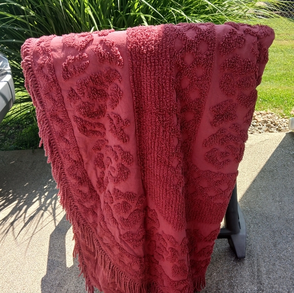 Queen Size Chenille Bedspread - Picture 1 of 1